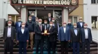 Emniyet Müdürü Ergüder'e teşekkür plaketi