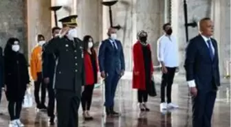 Abdulsamed Elçi ve beraberindeki partililer Anıtkabir'i ziyaret etti