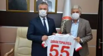 Samsunspor Futbol Akademisi'nden Başkan Topaloğlu'na forma