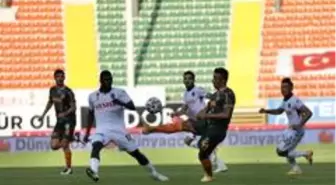 Süper Lig: Aytemiz Alanyaspor: 0 Trabzonspor: 0 (İlk yarı)