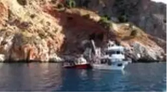 Alanya'da batan tur teknesi su altından çıkarıldı