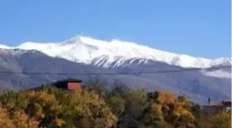 Erzincan'ın yüksek kesimleri beyaz örtüyle kaplandı