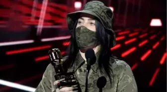 Billie Eilish'in yeni single'ı Perşembe günü geliyor