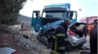 Son dakika haberi... Kazaya yardım için duran gençler hayatının şokunu yaşadı