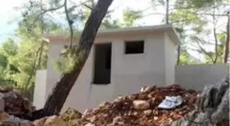 Kemer'e 5 adet su deposu