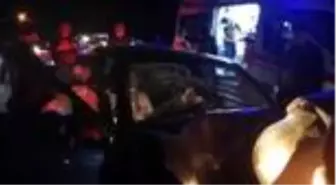 Otomobil ile minibüs çarpıştı 4 kişi yaralandı