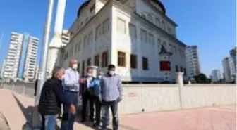 Başkan Tarhan cami inşaatını gezdi