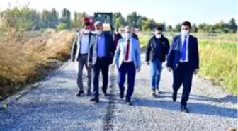 Yeşilyurt'ta kırsal bölgelerin yol ağı genişliyor