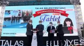 Talas Belediyesi öğrencileri sevindirdi, bin tablet hediye etti