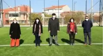 Kazım Kurt Gündoğdululara verdiği halı saha sözünü tuttu
