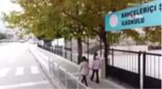 Amasyalı ilkokul öğrencilerden Covid-19 farkındalık videosu: 'Okulumuza kavuşmamız için lütfen siz de maskenizi takar mısınız'