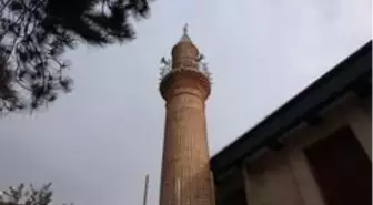 Cami 5 kez yıkıldı, minaresi 4 asırdır ayakta