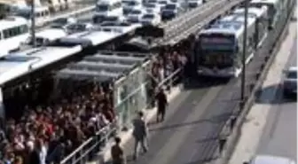 Koronavirüs kısıtlamaları sonrası İBB toplu taşımada yeni düzenlemeye gitti