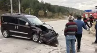 Amasya'da hafif ticari iki araç kaza yaptı: 2 yaralı