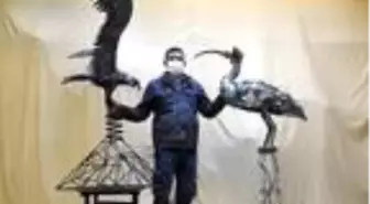 Hurda ve plastik atıklar ile kelaynak ve kartal heykeli yaptı