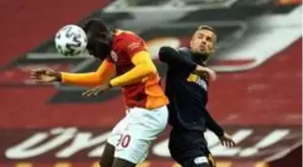 Süper Lig: Galatasaray: 0 - Kayserispor: 0 (İlk yarı)