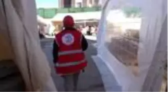 Yabancı öğrenciler, İzmir depremi sonrası Türk Kızılay gönüllüsü oldu