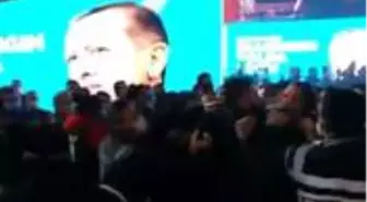 AK Parti kongresinde yumruklu kavga! Polis ekipleri iki grubu zor ayırdı