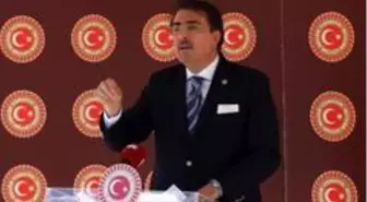 Aydemir: 'Öğretmenlerimiz ruh mimarlarımızdır'