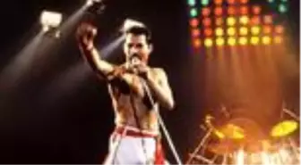 Freddie Mercury kimdir, nereli? Freddie Mercury kaç yaşında ne zaman öldü? Freddie Mercury neden öldü, son hali nasıldı?