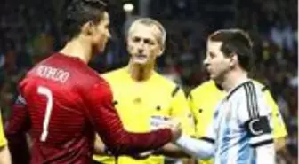 Futbolun yaşayan efsaneleri Messi ile Ronaldo, Maradona'ya böyle veda etti