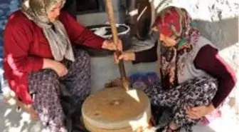 150 yıllık taş değirmeninde 'muhacir kaya biberi' öğütüyorlar
