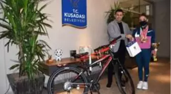 Başkan Günel'den genç sporcuya anlamlı jest