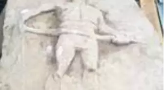 Çanakkale'de 2 bin yıllık gladyatör rölyefi ve sütun tamburu ele geçirildi
