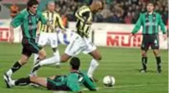 Denizlispor, Fenerbahçe'nin 2006 yılında şampiyonluğu kaybettiği maçı paylaştı