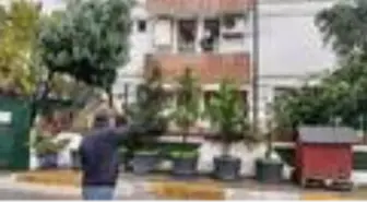 Son dakika gündem: Koronavirüsü yenen esnaf, balkona çıkıp maske takmayanları uyarıyor