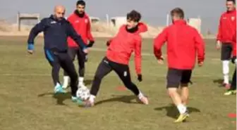 Nevşehir Belediyespor Teknik Direktörü Korkmaz: 'İyi futbol oynayarak hakemlerin hatalarını kapatmamız lazım'