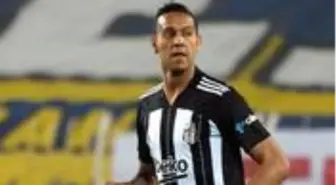 Beşiktaşlı Josef de Souza, sakatlığı nedeniyle Kasımpaşa maçında oynayamayacak