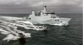 Pakistan Donanmasının 'Tabuk' korveti Aksaz'ı ziyaret etti