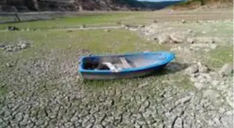 Sazlıdere Barajı'nda korkutan görüntü, su seviyesi yüzde 5'e düştü