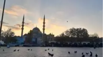 Eminönü Meydanı kuşlara kaldı