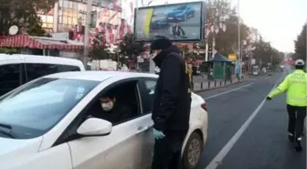 Kısıtlamanın ikinci gününde meydanlar ve yollar boş kaldı