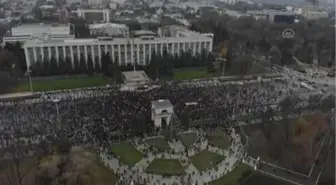 Moldova'da cumhurbaşkanın yetkilerini kısıtlayan yasa protesto edildi