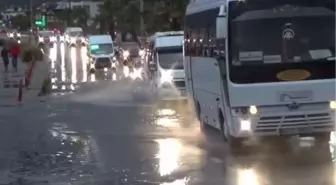 Bodrum'da sağanak taşkına neden oldu (2)