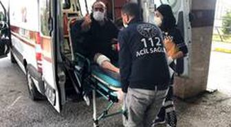 Silahla vurulan şahıs sedyeden inip gazeteciye saldırmaya çalıştı