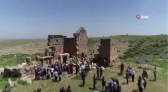 Pandemiye rağmen Zerzevan'a ziyaretçi akını