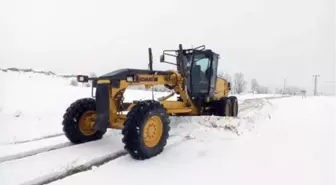 Tunceli'de 132 köy yolu kardan kapandı