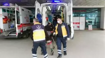 Raftan ürün alan işçi, forklift operatörünün üzerine düşünce hastanelik oldular