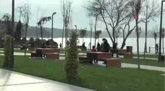 Beykoz sahilde korona virüse karşı sosyal mesafeli banklar