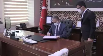 DOKTORLAR KOVİD-19'LA SAVAŞI ANLATIYOR - 'Telefonla konuşmak, televizyon seyretmek, kitap okumak bile yoruyor'