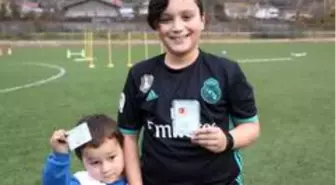 Real Madrid taraftarı olan Türk baba, çocuklarına Raul ve Ronaldo isimlerini verdi