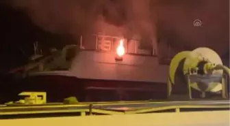 Sarıyer'de bir yat teknesinde çıkan yangın söndürüldü