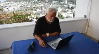 Şarkıcı Fedon, AA'nın 'Yılın fotoğrafları' oylamasına katıldı