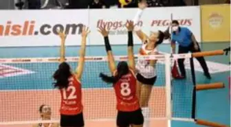 Misli.com Sultanlar Ligi: Eczacıbaşı VitrA: 3 Çan Gençlik Kale Spor: 0