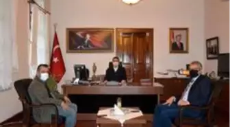 Kaymakam, CHP'li belediye başkanı ve AK Parti ilçe başkanı Edremit için bir araya geldi