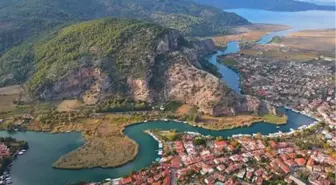 Dalyan'daki antik kent ve tepenin caretta caretta şeklinde olduğu görüldü